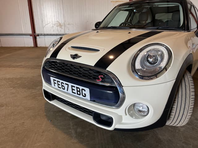 Mini Cooper S - Thumbnail 3