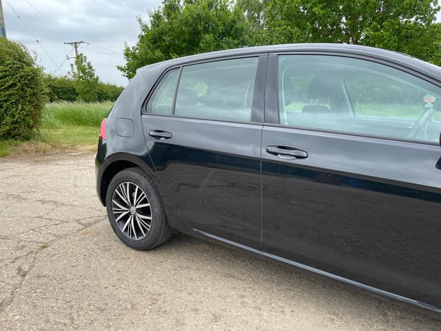 Volkswagen Golf - Thumbnail 4