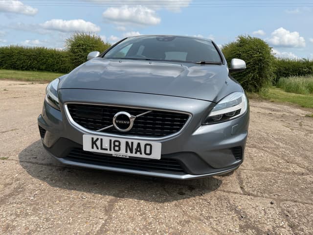 Volvo V40 - Thumbnail 3