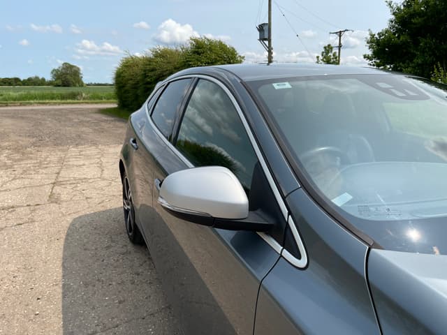 Volvo V40 - Thumbnail 5