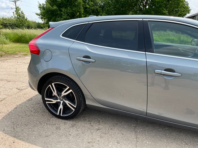 Volvo V40 - Thumbnail 6