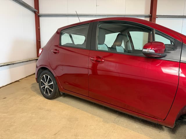 Toyota Yaris - Thumbnail 5