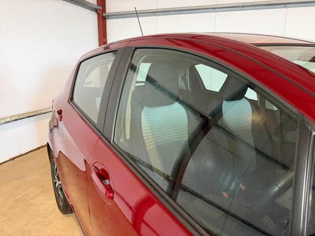 Toyota Yaris - Thumbnail 6