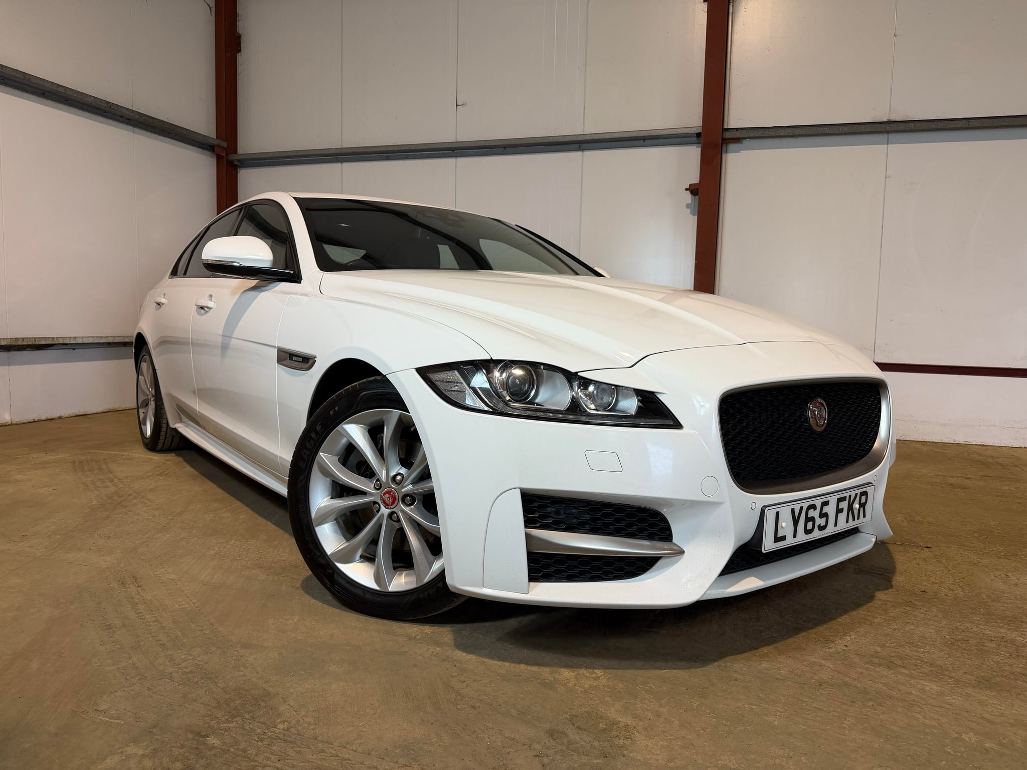 Jaguar XF - Image 1