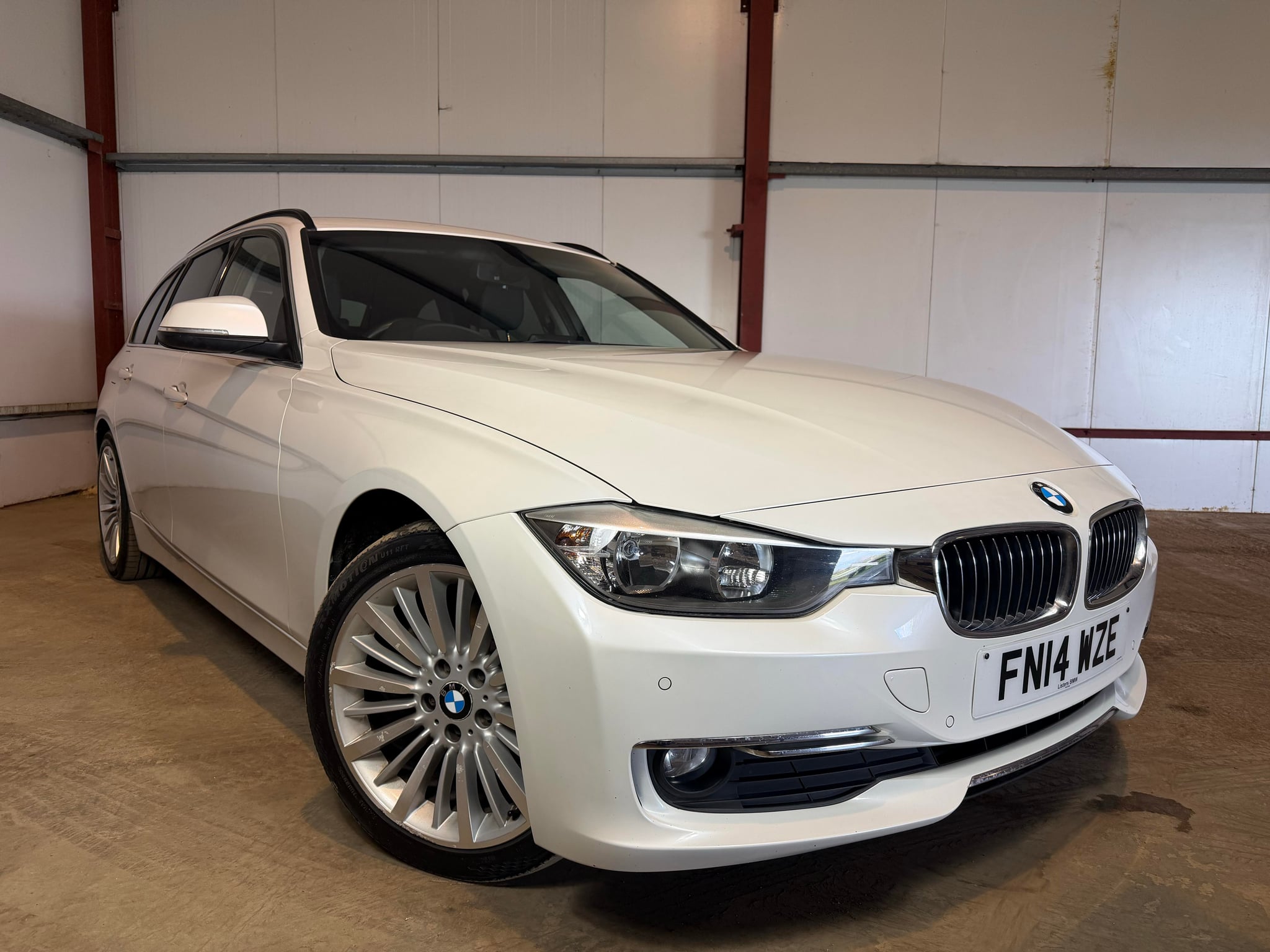 BMW 320d - Image 1